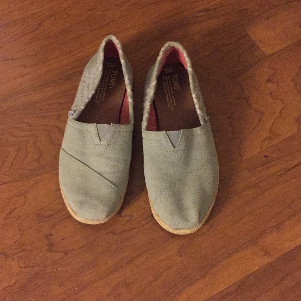 Toms
